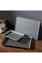 Load image into Gallery viewer, 3 Piece Non-Stick Bakeware Set
