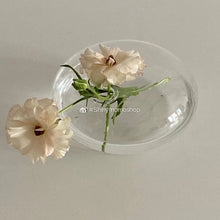 Load image into Gallery viewer, Glass Disk Flower Vase
